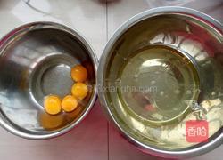 黑加仑抹茶戚风蛋糕的做法图解1