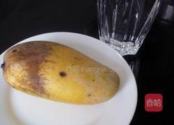 芒果汁的做法图解1