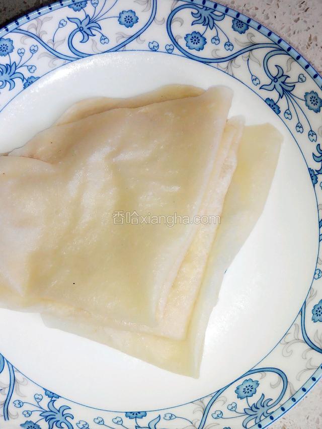 折叠装盘，可卷各种菜吃。