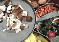 排骨煲饭的做法图解1