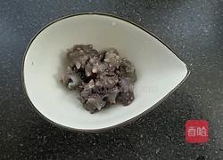 海参小米粥的做法图解3