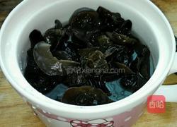 黄瓜木耳炒鸡蛋的做法图解1