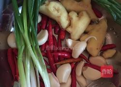 口味鸡爪的做法图解1