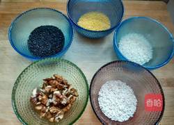 核桃芝麻糊的做法图解1