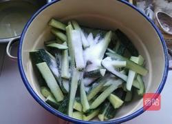 清清爽爽秘制黄瓜的做法图解3