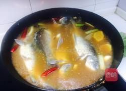 酱炖鲫鱼的做法图解5