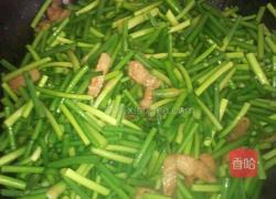 猪肉炒蒜苔的做法图解4