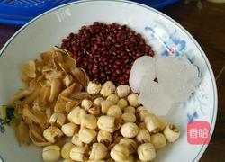 莲子百合红豆粥的做法图解1