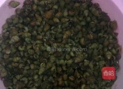 香辣田螺的做法图解1