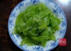 凉拌莴苣笋的做法图解3