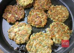 槐花肉末饼的做法图解9