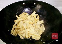 黑木耳炒腐竹的做法图解4