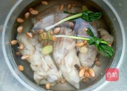 猪蹄炖花生的做法图解4