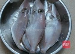 芹香海鱼的做法图解1