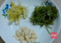 芹香海鱼的做法图解2