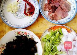 青椒木耳炒宣威火腿的做法图解3