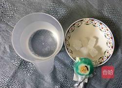 鲜榨草莓汁的做法图解3