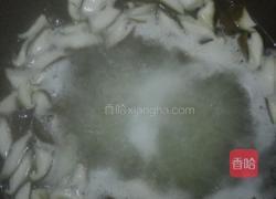 香菇西芹炒肉的做法图解6