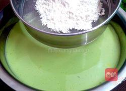 斑兰草莓千层蛋糕的做法图解10