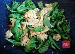 辣椒炒鸡蛋的做法图解9