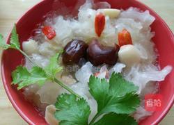 阿胶银耳莲子羹的做法图解4