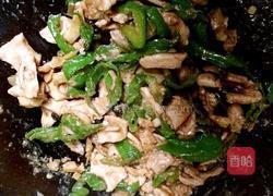 青椒炒鸡肉的做法图解7