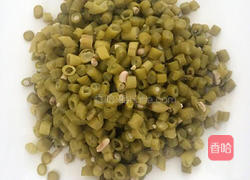 酸豆角炒肉沫的做法图解1