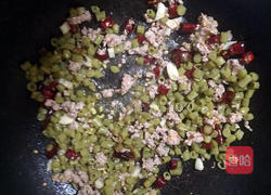 酸豆角炒肉沫的做法图解4