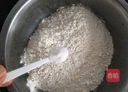 土豆丝煎饼的做法图解1