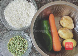 胡萝卜土豆饭的做法图解1