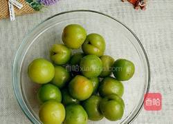 腌李子的做法图解1