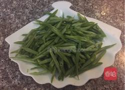 扁豆炒肉的做法图解3