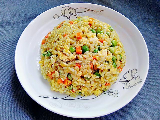 咖喱蛋炒饭，香喷喷。