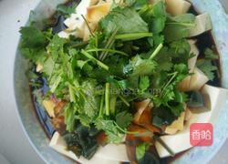 香菜皮蛋拌豆腐的做法图解5