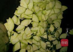 清炒西葫芦瓜的做法图解2