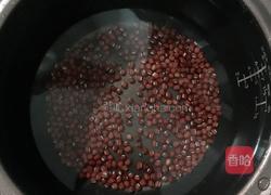 红豆绿豆西米露的做法图解2