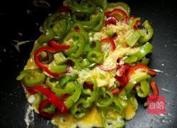 尖椒炒鸡蛋的做法图解6