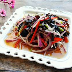 木耳拌洋葱的做法[图]