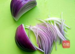 木耳拌洋葱的做法图解2