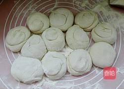 鹅蛋韭菜盒子的做法图解7