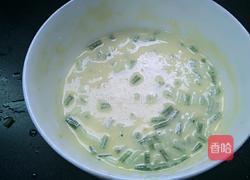 摊鸡蛋饼的做法图解2