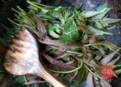 香椿拌蒜薹的做法图解3