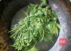 香椿拌蒜薹的做法图解5