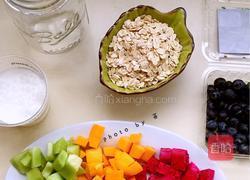 时下流行的快手早餐-隔夜燕麦的做法图解1