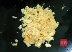 火腿肠炒鸡蛋的做法图解3