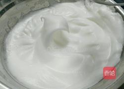 草莓奶油蛋糕卷的做法图解10