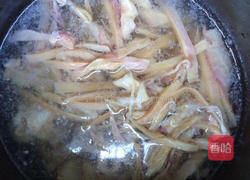 炖墨鱼排骨汤的做法图解7