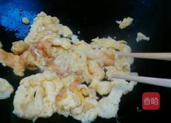 蚕豆米炒鸡蛋的做法图解7