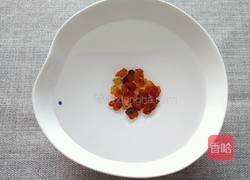 桃胶炖银耳的做法图解1