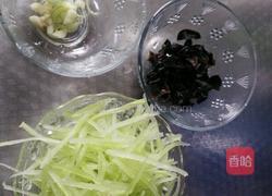 清炒莴笋丝的做法图解1